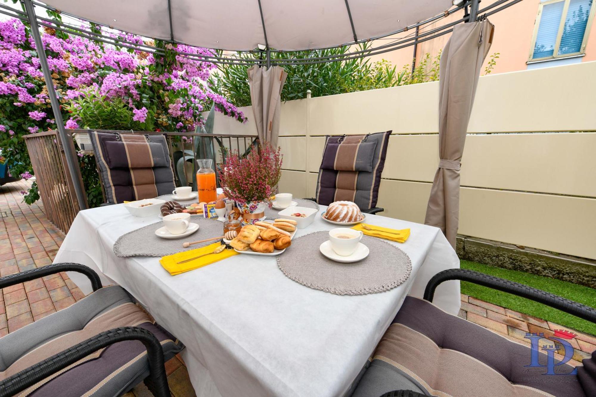 Desenzanoloft Official Partner Marriott Homes & Villas - Garden & Pool Desenzano del Garda Ngoại thất bức ảnh