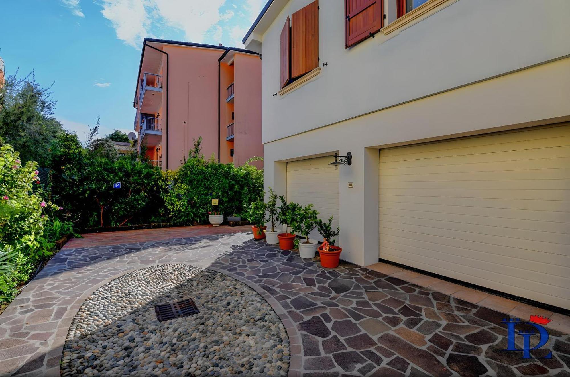 Desenzanoloft Official Partner Marriott Homes & Villas - Garden & Pool Desenzano del Garda Ngoại thất bức ảnh