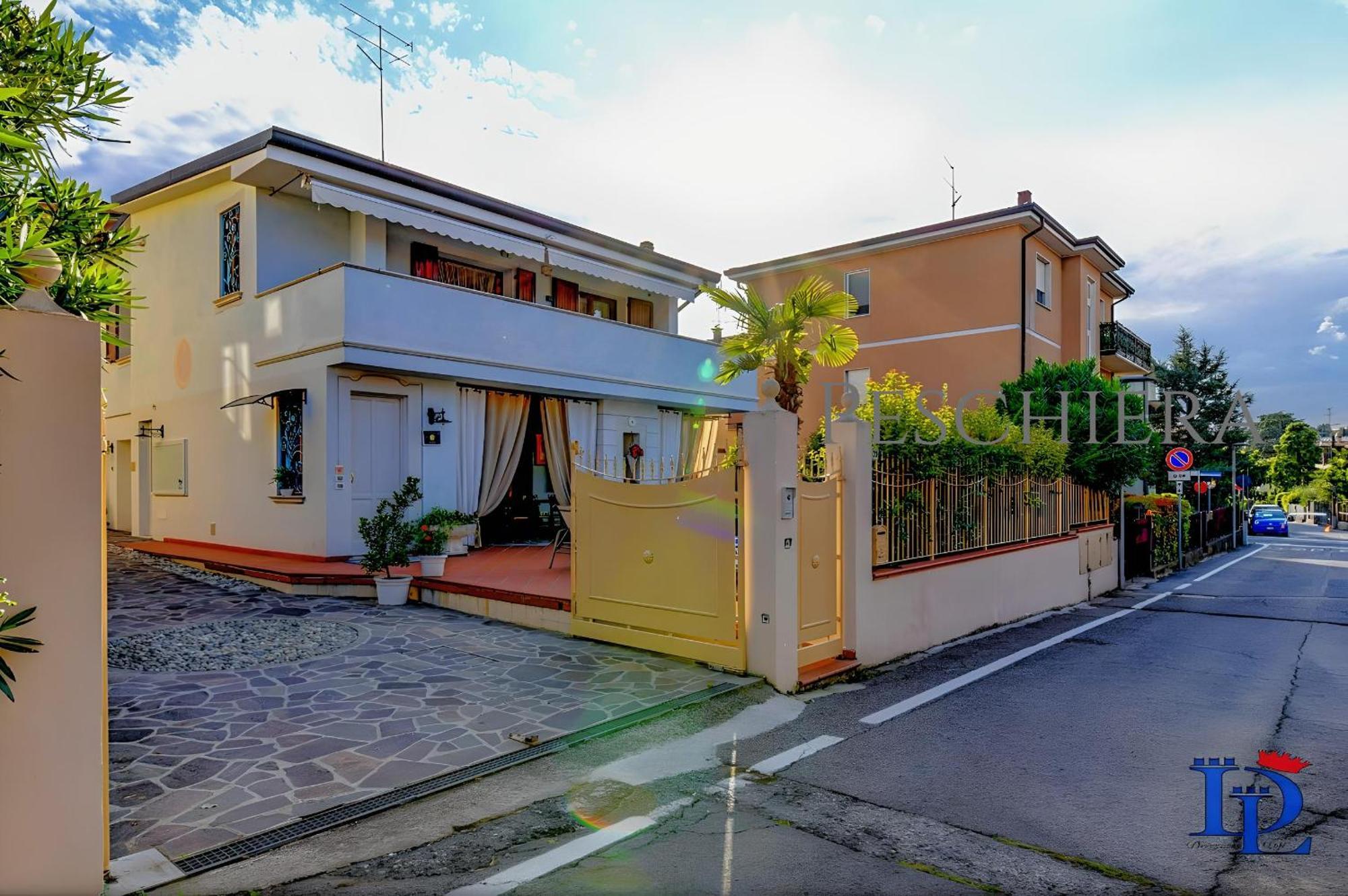 Desenzanoloft Official Partner Marriott Homes & Villas - Garden & Pool Desenzano del Garda Ngoại thất bức ảnh